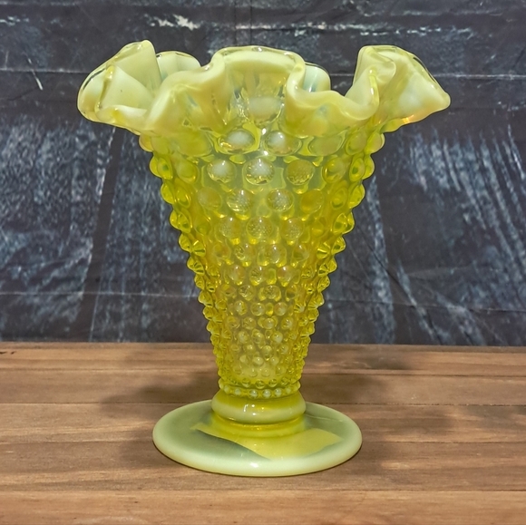Vintage Fenton Vaseline Glass Vase 8" - Picture 3 of 4